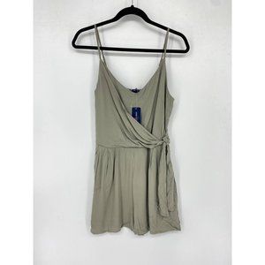 One Clothing Women's Sz Medium Gray Romper Spaghetti Strap Tie Waist Casual NEW